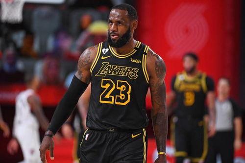 詹姆斯生涯爆料最新消息,揭秘篮球巨星背后的故事与抉择 第3张 詹姆斯生涯爆料最新消息,揭秘篮球巨星背后的故事与抉择 第3张